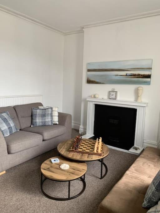 16 Glanmor Crescent, Flat 2 * Swansea