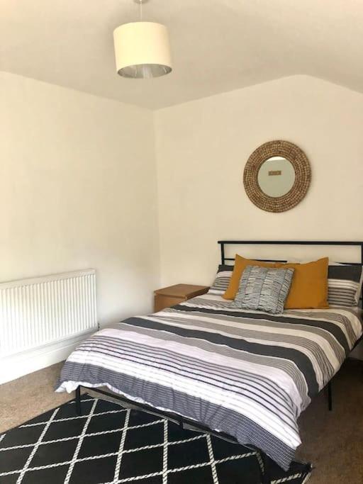 16 Glanmor Crescent, Flat 2 Apartment