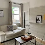 16 Glanmor Crescent, Flat 2